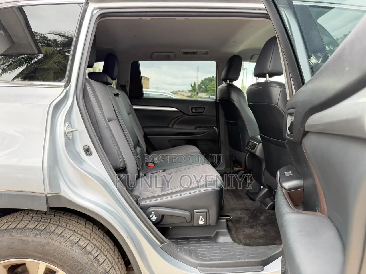 Toyota Highlander LE Plus 4dr SUV AWD (3.5L 6cyl 6A) 2015 Silver