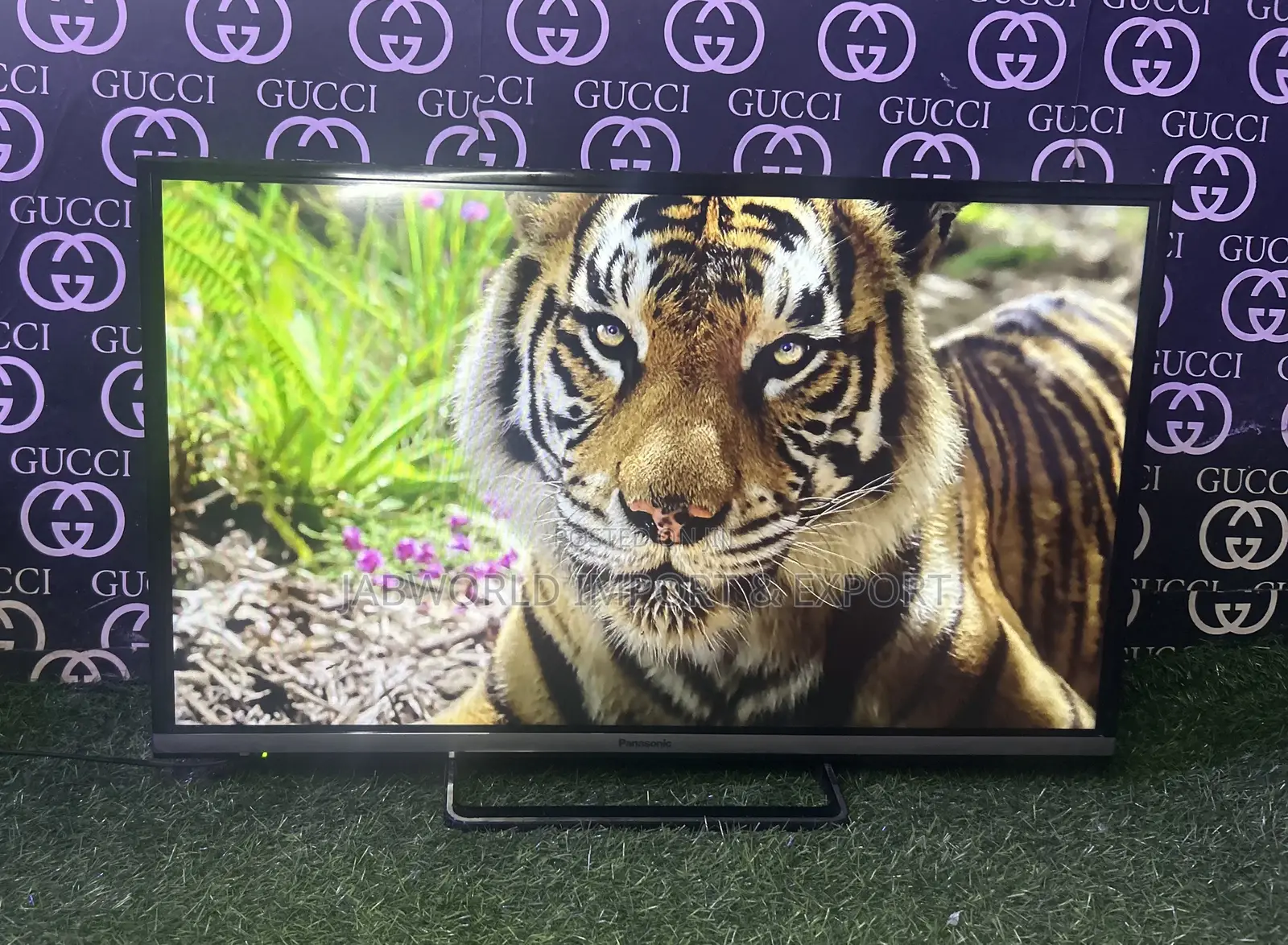 Panasonic 32”inches Smart TV
