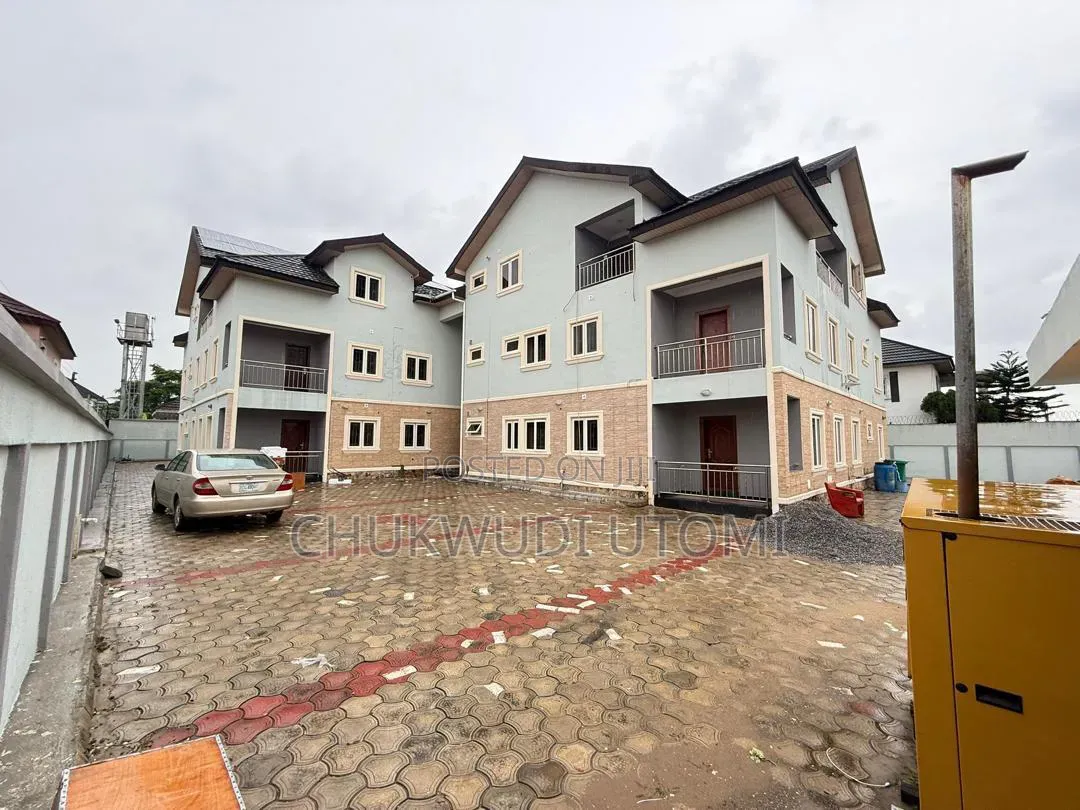 2bdrm Apartment in Lekki Phase 1 for rent