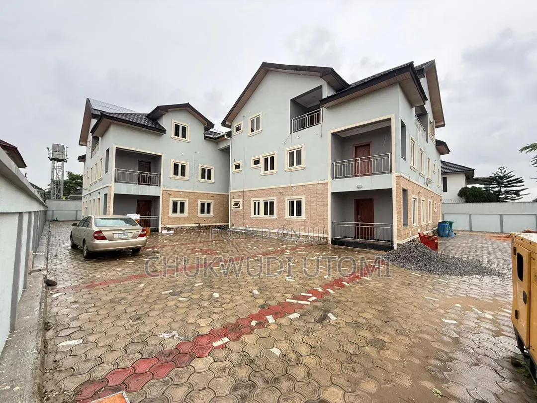 2bdrm Apartment in Lekki Phase 1 for rent