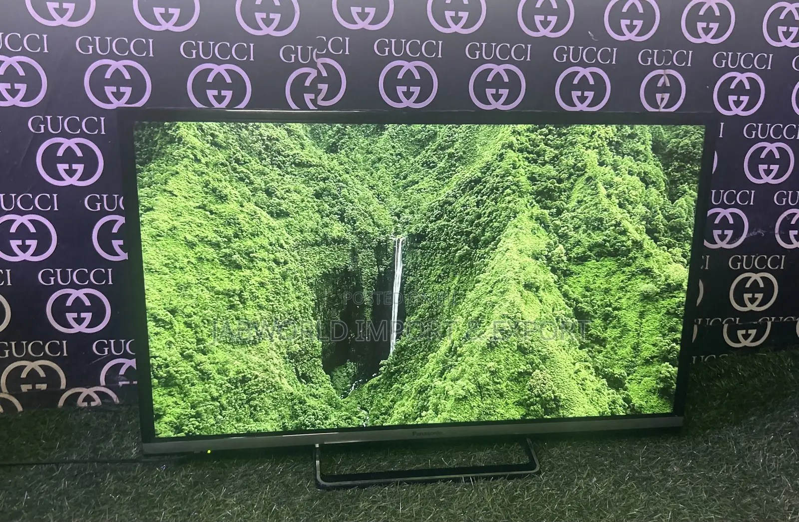 Panasonic 32”inches Smart TV
