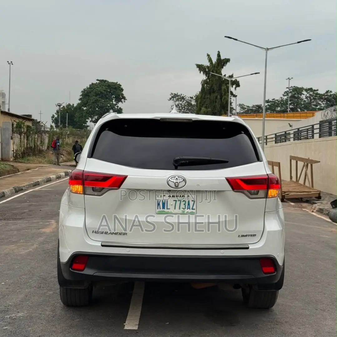 Toyota Highlander Limited 4dr SUV AWD (3.5L 6cyl 6A) 2014 White