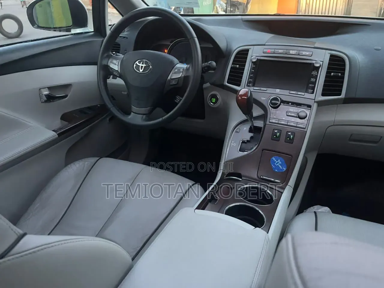 Toyota Venza AWD 2011 White