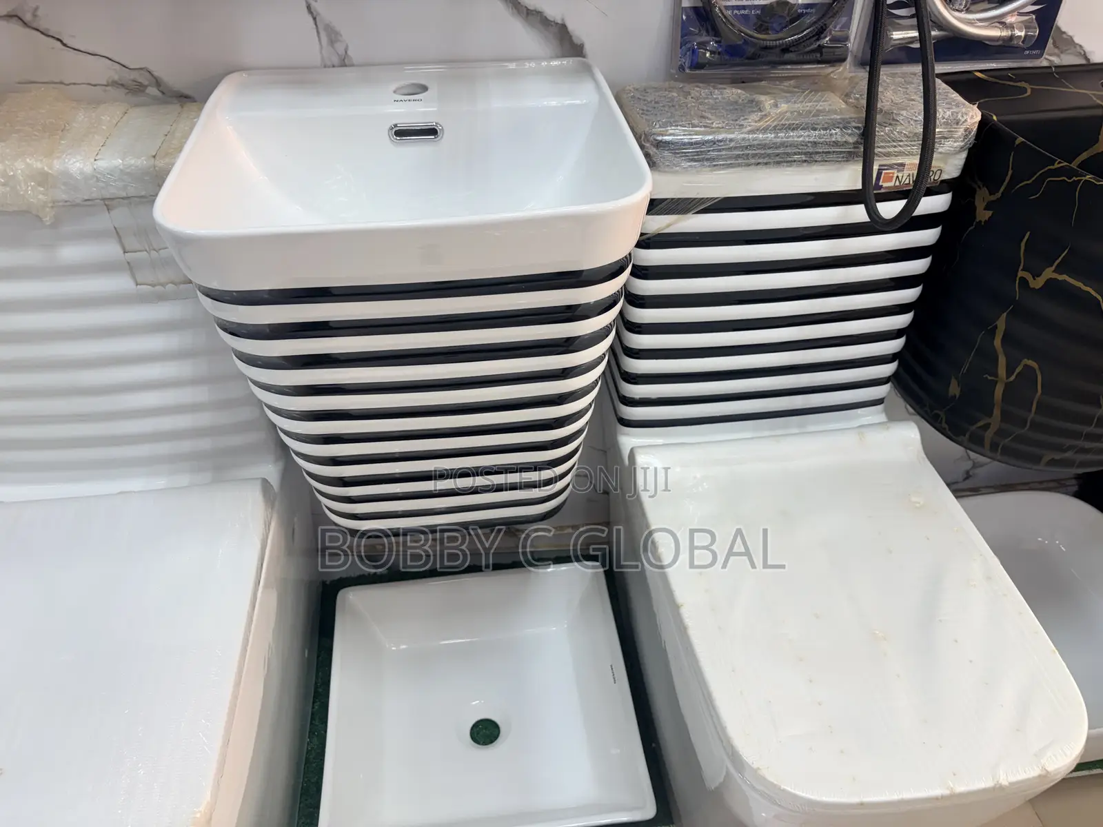 White Black One-Piece Ceramic Water Closet (WC)