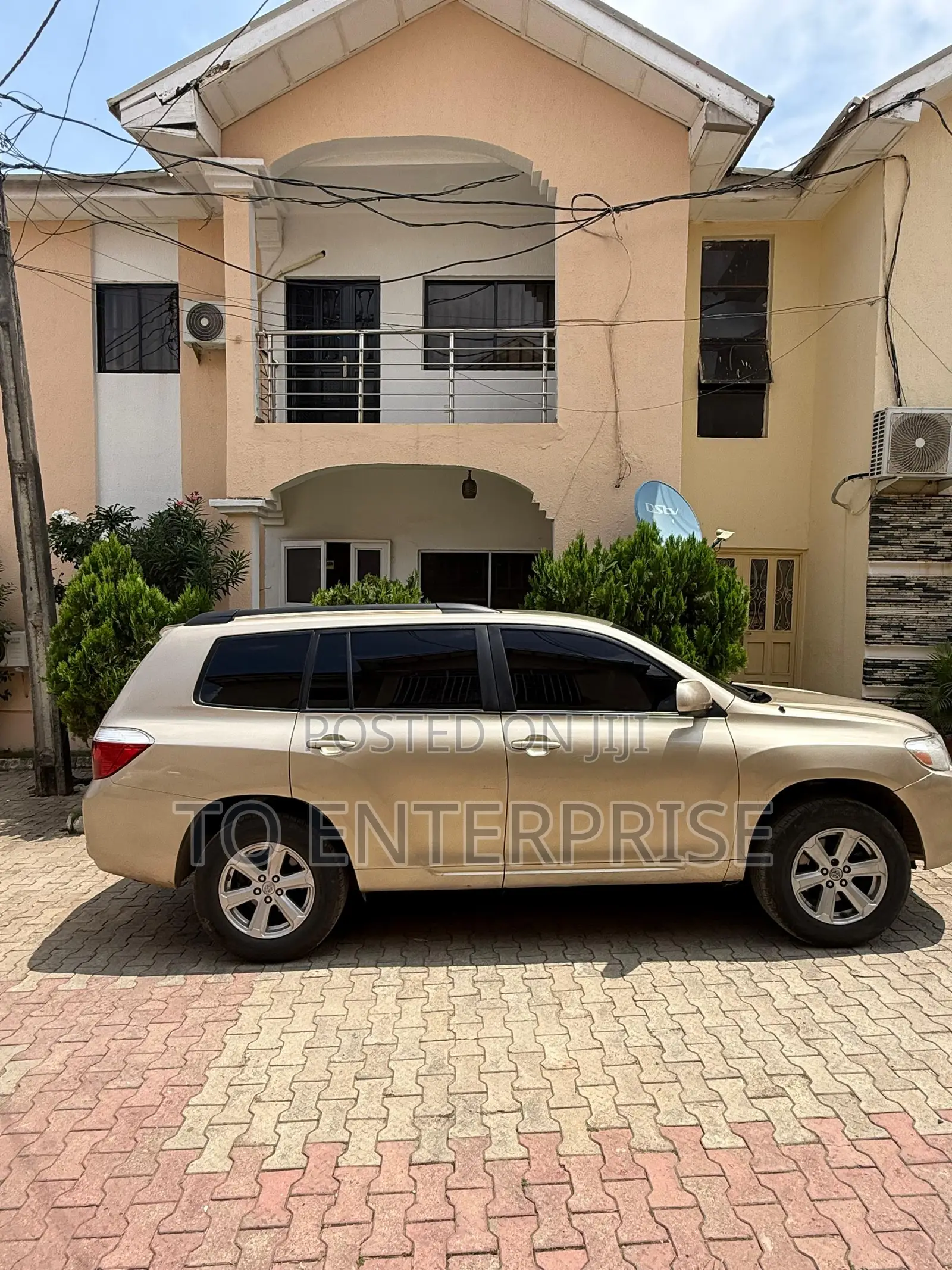 Toyota Highlander 2010 Gold