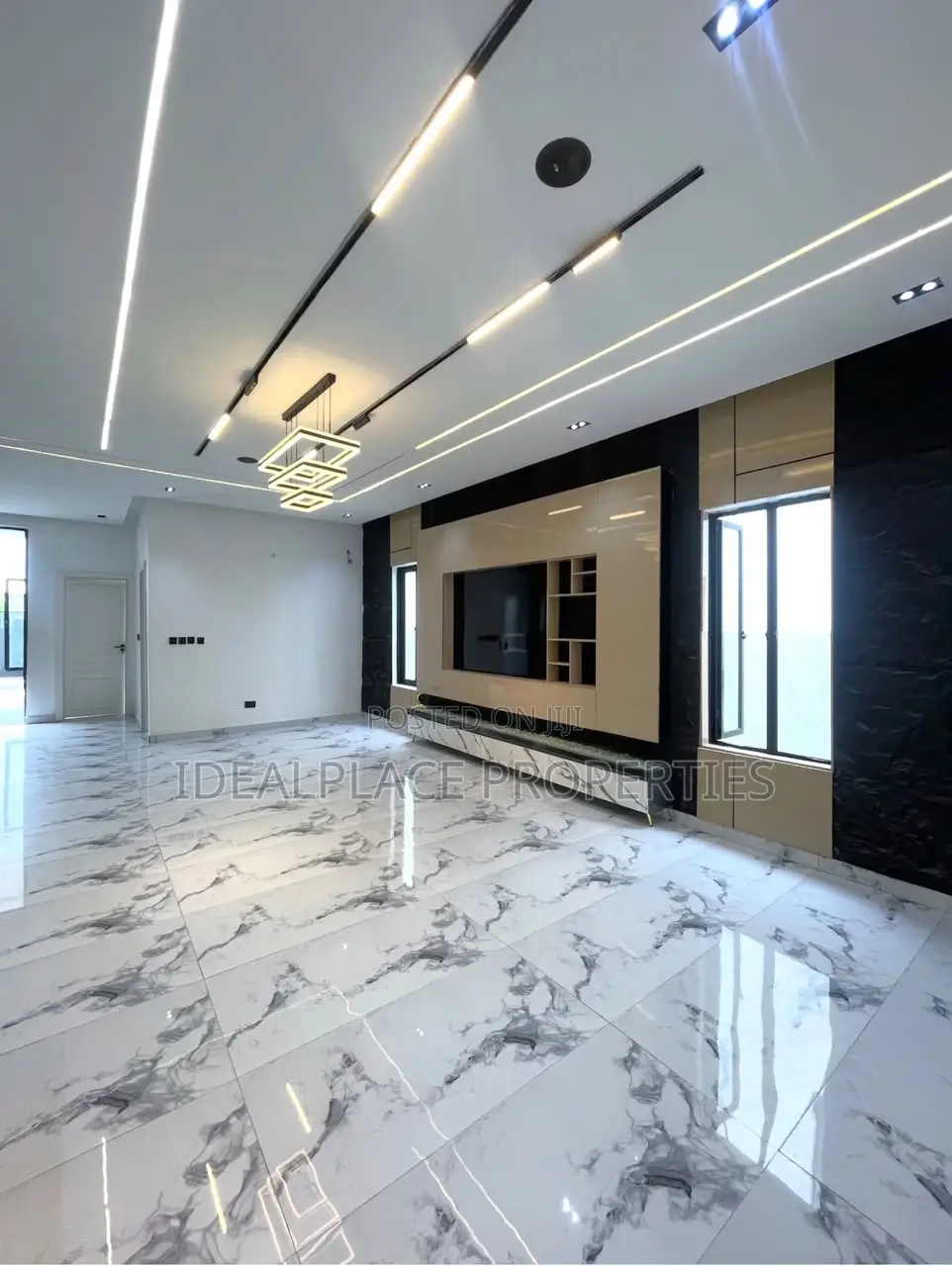 5bdrm Duplex in Lekki Expressway for sale