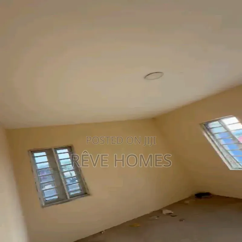 2bdrm Block of Flats in Oworonshoki / Gbagada for rent