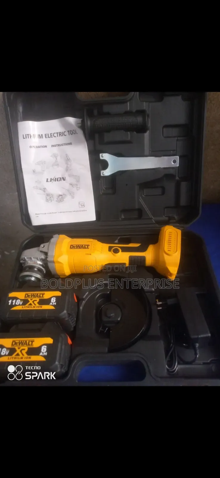 118 Volt Dewalt Rechargable Angle Grinding Machine