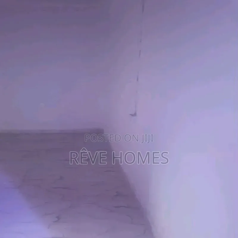 2bdrm Block of Flats in Adekunle for rent