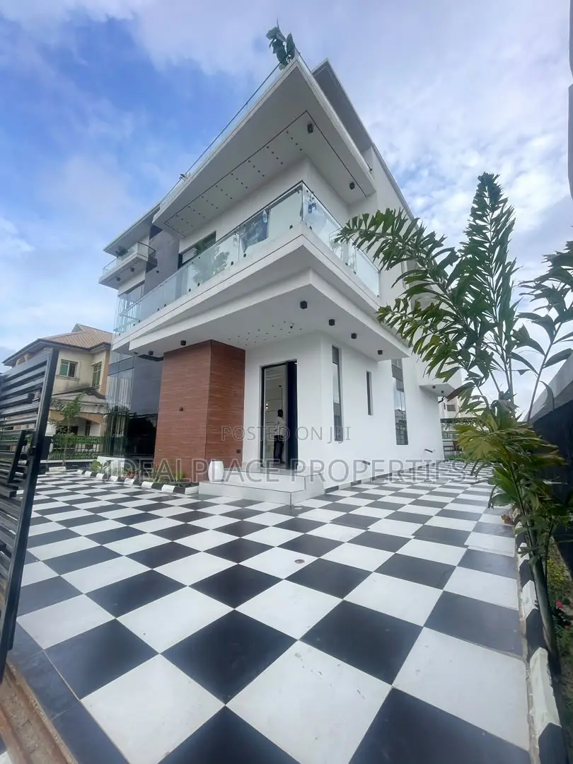 5bdrm Duplex in Sangotedo for sale
