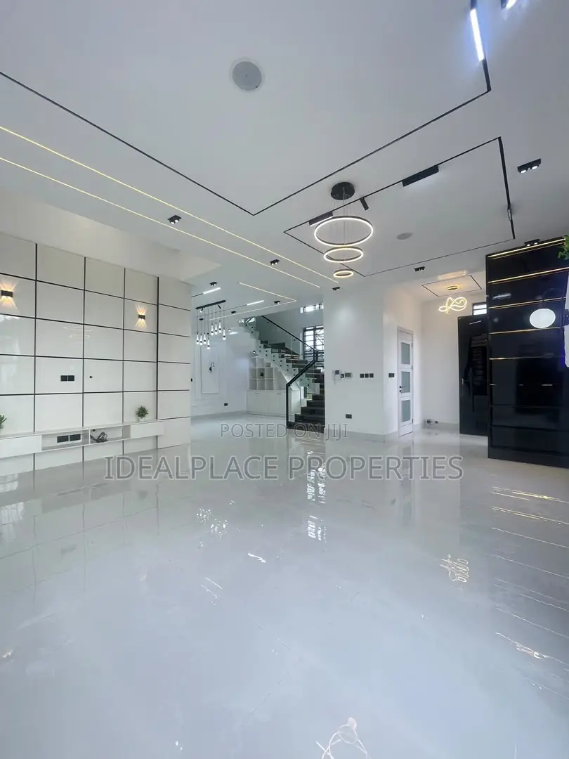 5bdrm Duplex in Sangotedo for sale