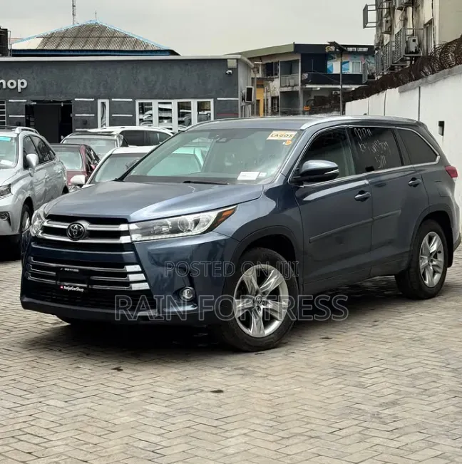 Toyota Highlander 2018 Blue