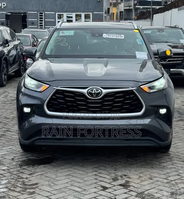 Toyota Highlander 2021 Gray