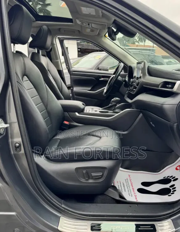Toyota Highlander 2021 Gray