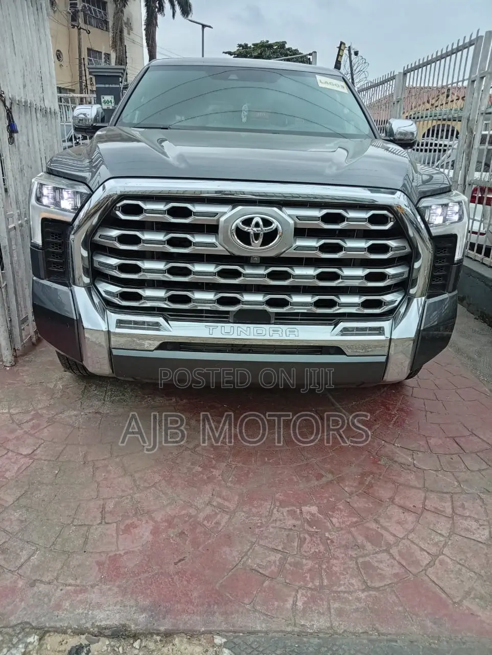 Toyota Tundra 1794 Edition CrewMax 4WD SB w/6.5' Bed 2025 Gray
