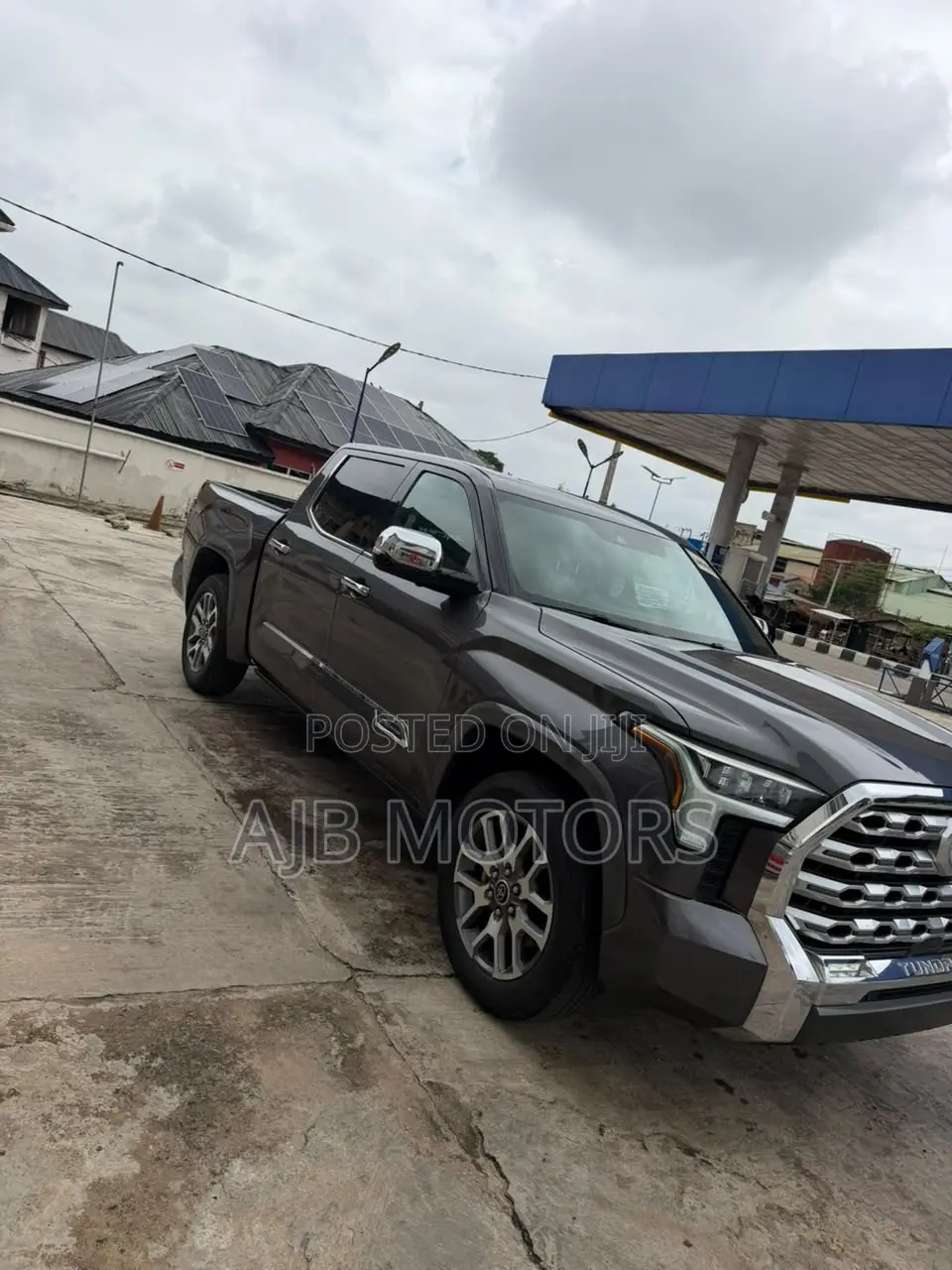 Toyota Tundra 1794 Edition CrewMax 4WD SB w/6.5' Bed 2025 Gray