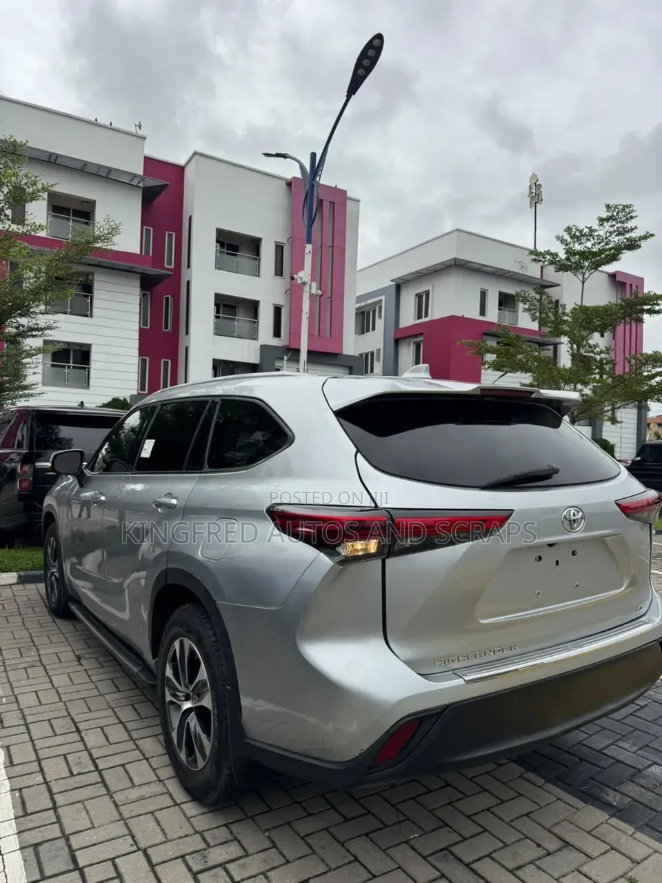 Toyota Highlander 2022 Silver