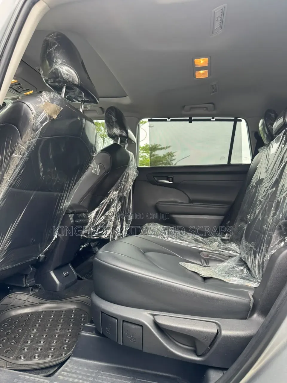 Toyota Highlander 2022 Silver