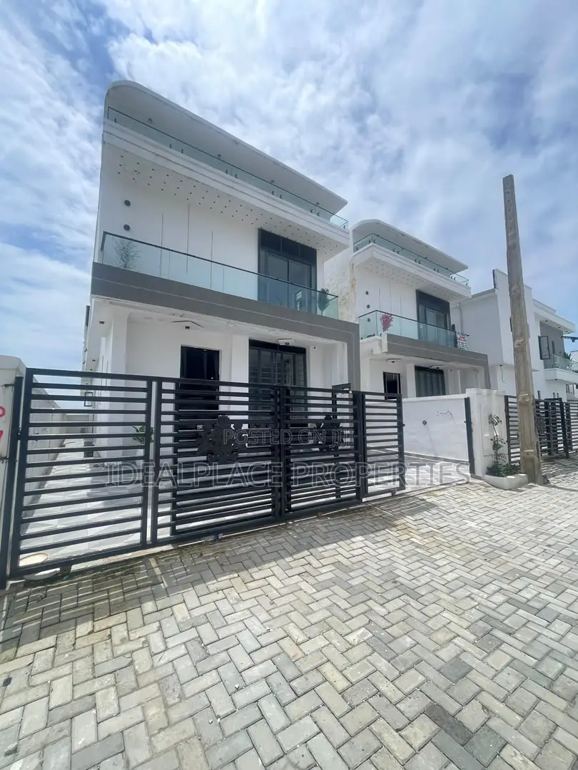 4bdrm Duplex in Ado / Ajah for sale