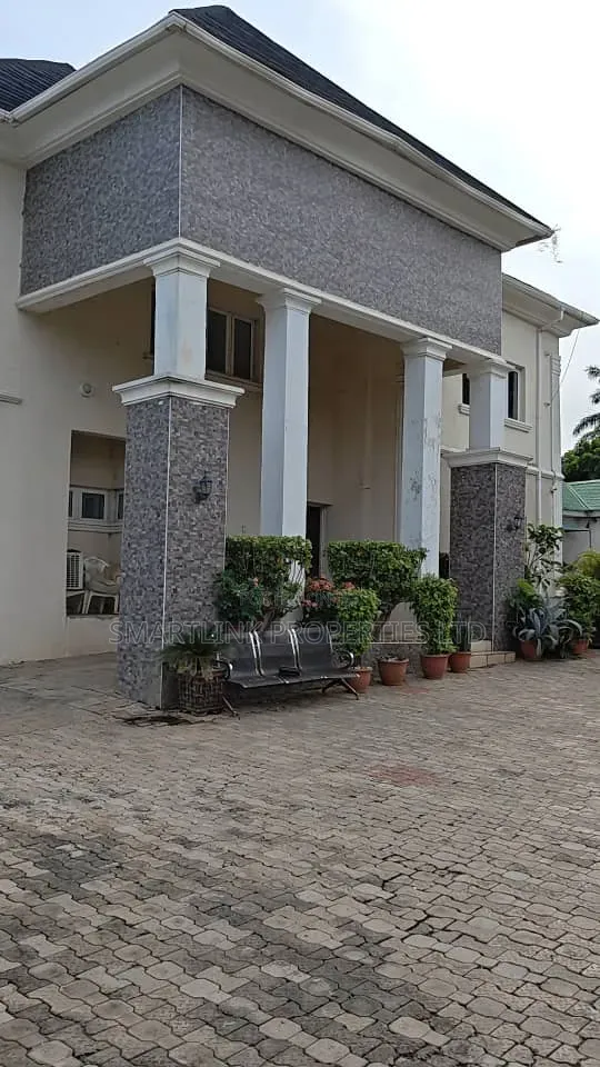 6bdrm Duplex in 65Road, Gwarinpa, Life Camp for rent