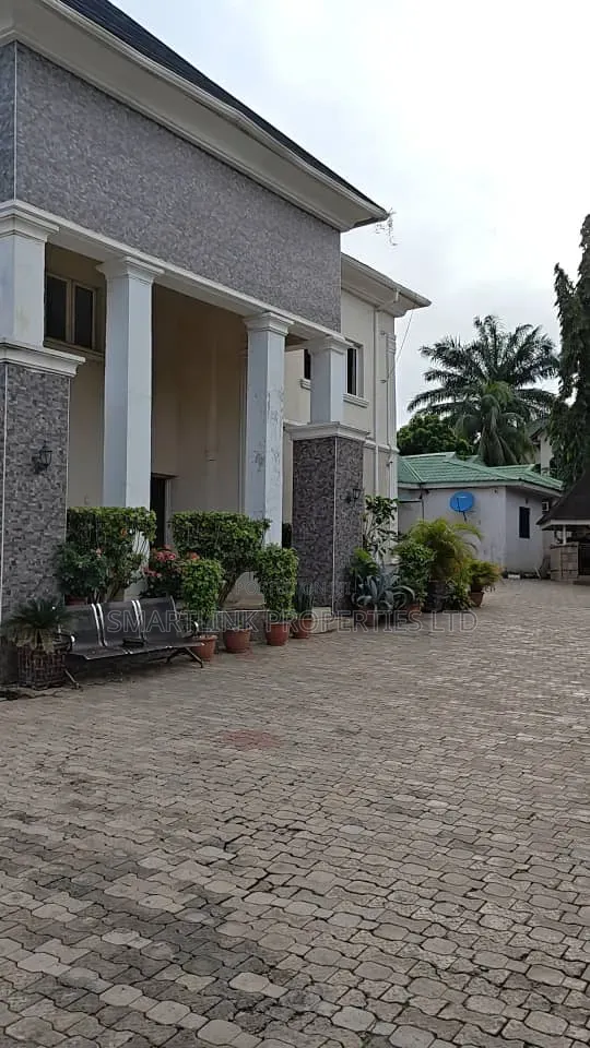 6bdrm Duplex in 65Road, Gwarinpa, Life Camp for rent