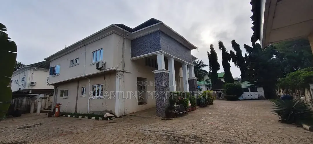 6bdrm Duplex in 65Road, Gwarinpa, Life Camp for rent