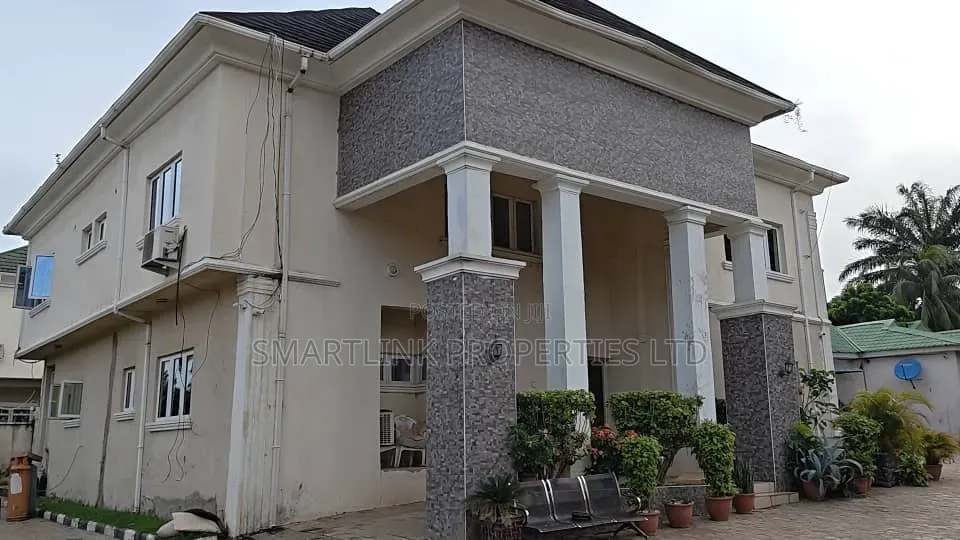 6bdrm Duplex in 65Road, Gwarinpa, Life Camp for rent