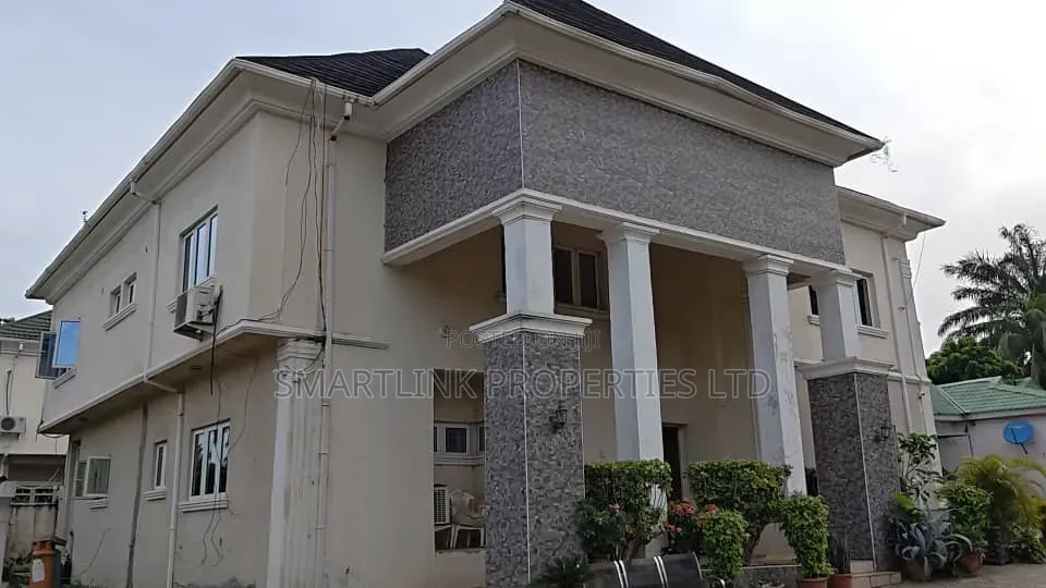 6bdrm Duplex in 65Road, Gwarinpa, Life Camp for rent
