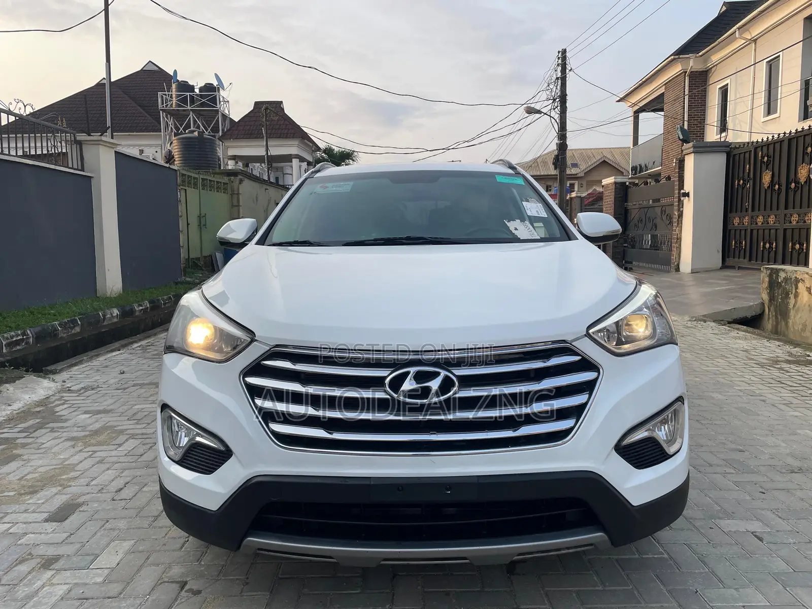 Hyundai Santa Fe SE AWD 2016 White
