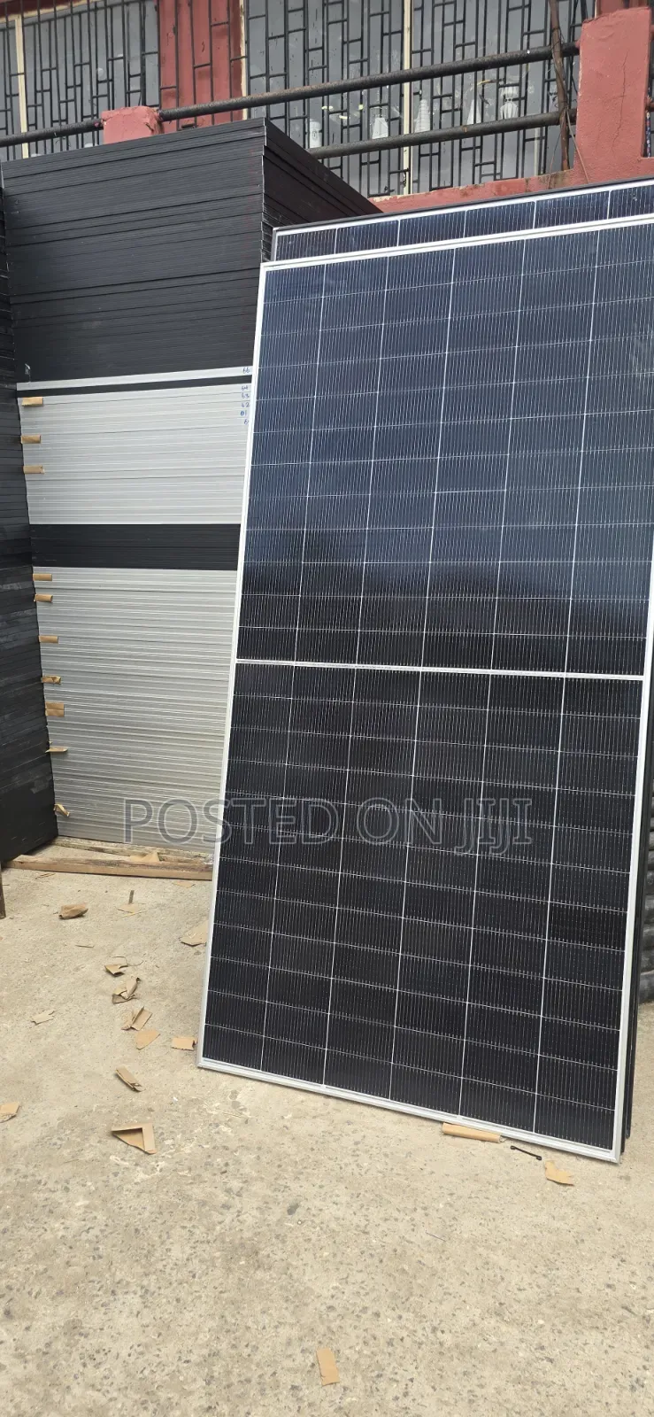 585w Jinko High Efficiency Monocrystalline Solar Panel
