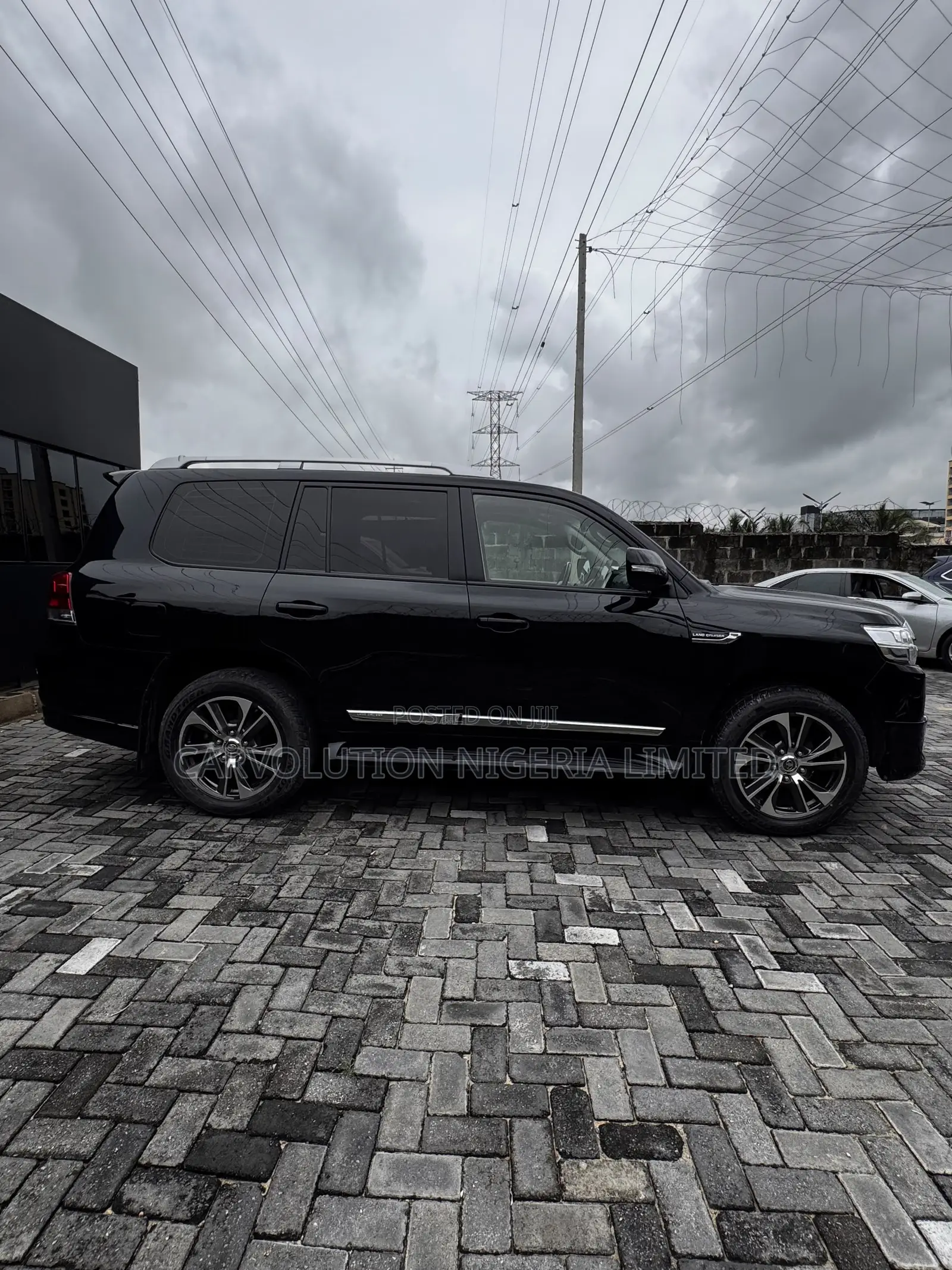 Toyota Land Cruiser 4.5 V8 VXR 2021 Black