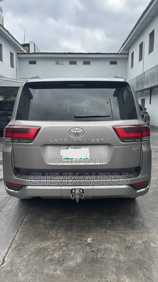Toyota Land Cruiser 2023 Gray