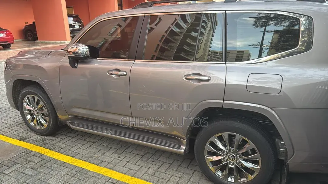 Toyota Land Cruiser 2023 Gray