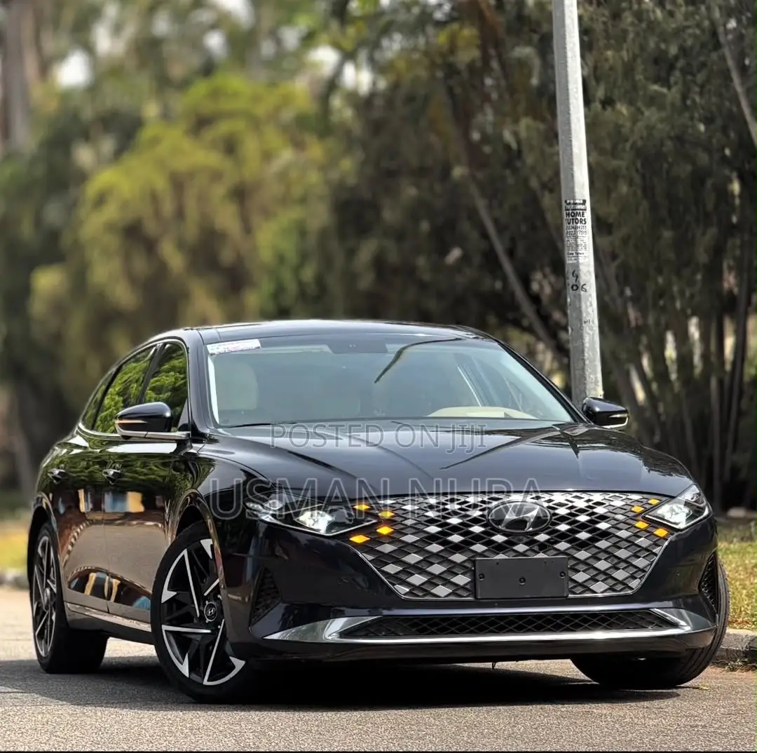 Hyundai Azera 2017 Black