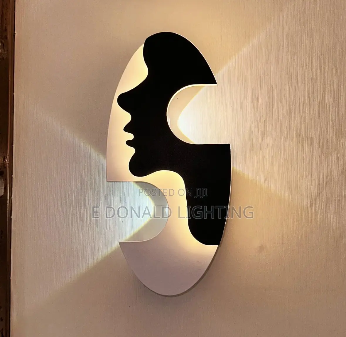 Human Face Design Wall Bracket