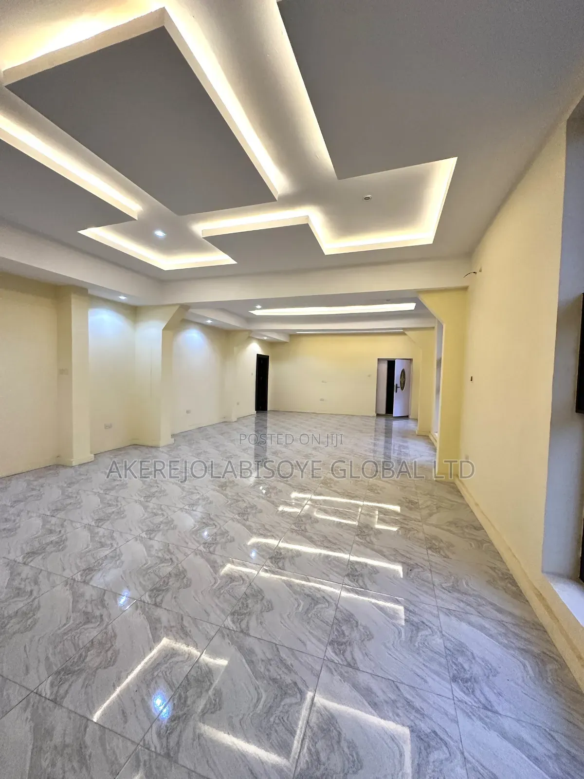 1bdrm Apartment in Gwarinpa Main Abuja, Life Camp for rent