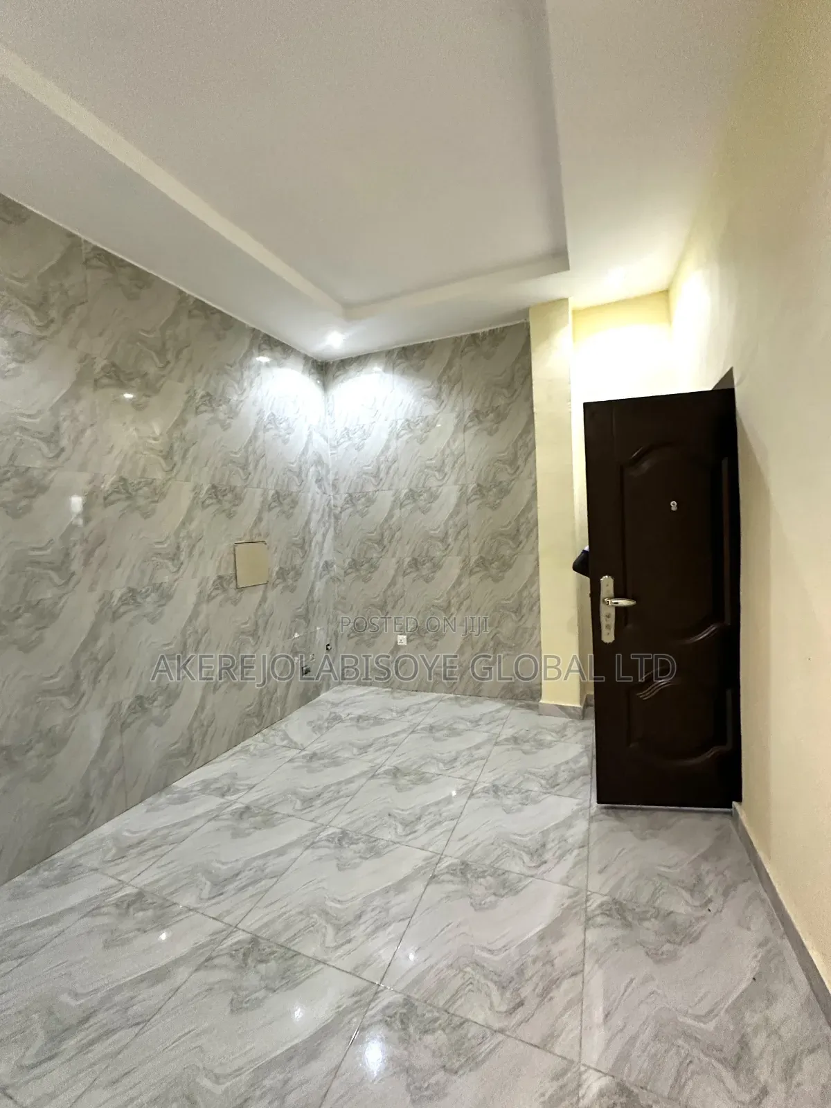 1bdrm Apartment in Gwarinpa Main Abuja, Life Camp for rent