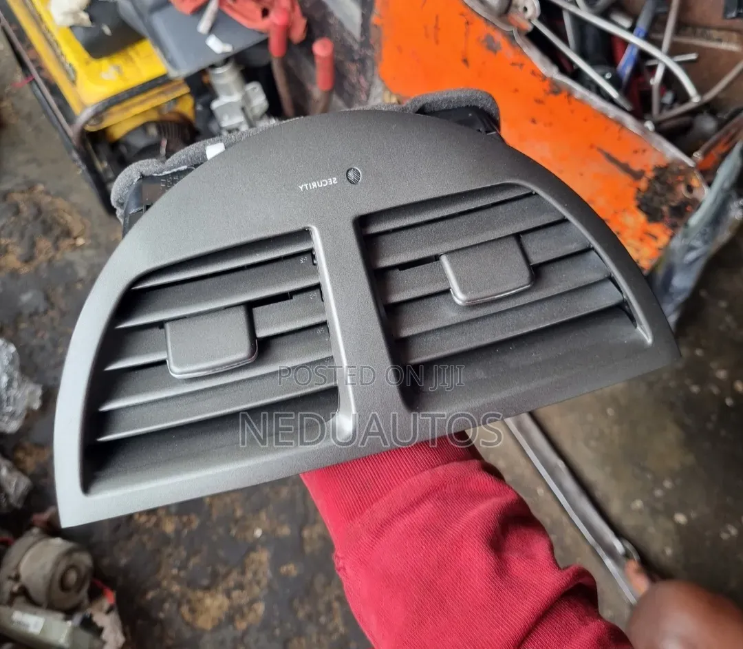 Center AC Vent Ex350 2008