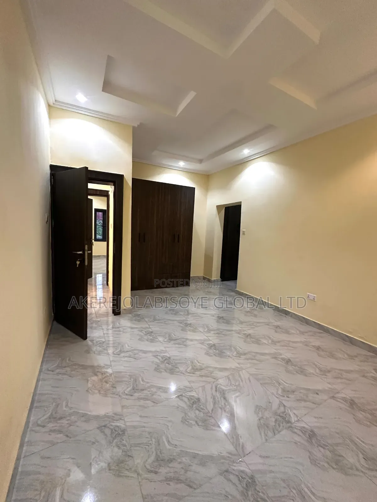 2bdrm Apartment in Gwarinpa Main Abuja, Life Camp for rent