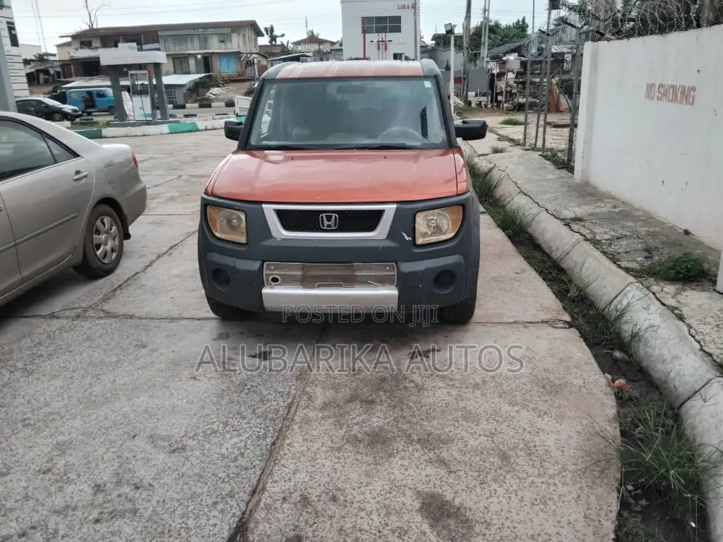 Honda Element 2004 Orange