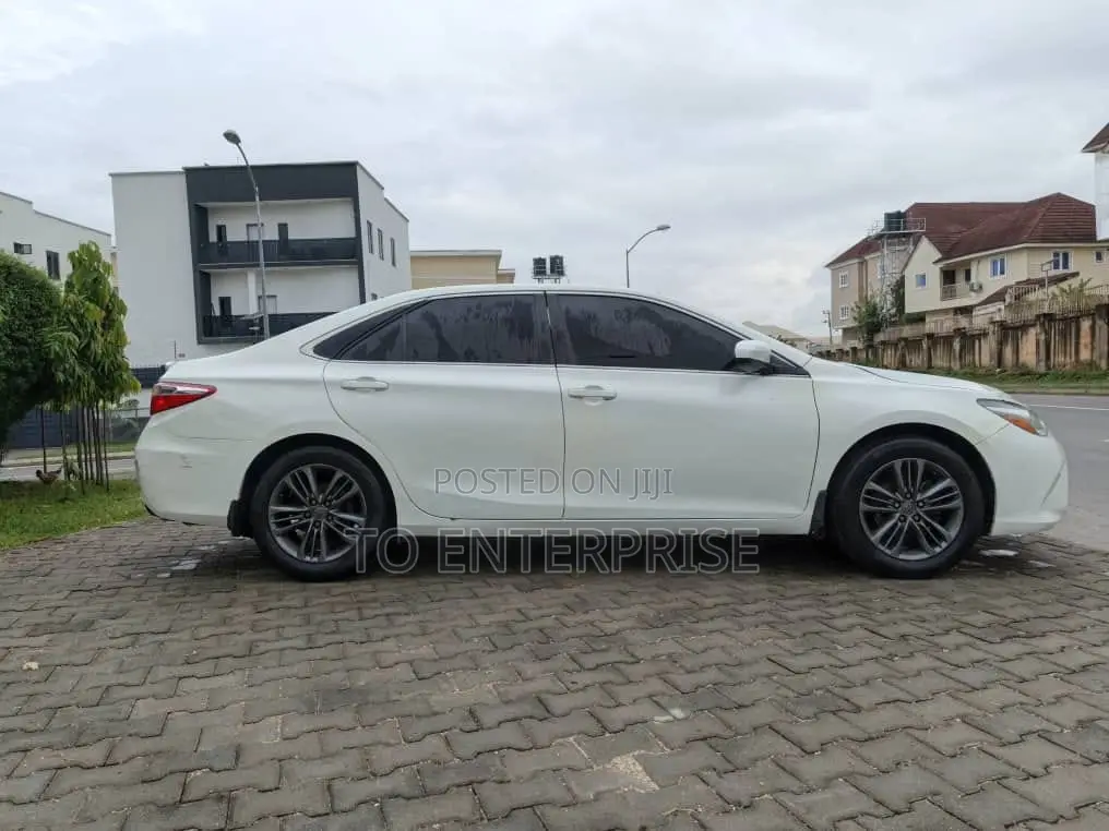 Toyota Camry 2016 White