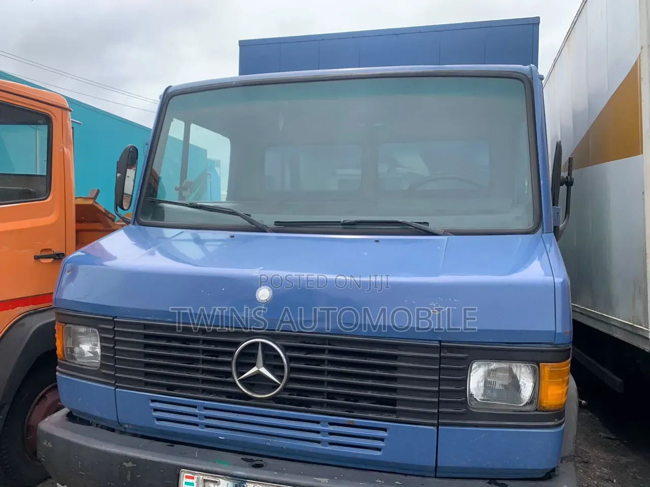 Mercedes Benz Box Truck 2004 Blue