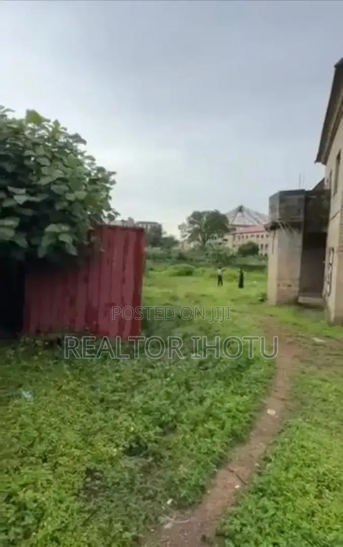 5bdrm Duplex in Mabushi for sale