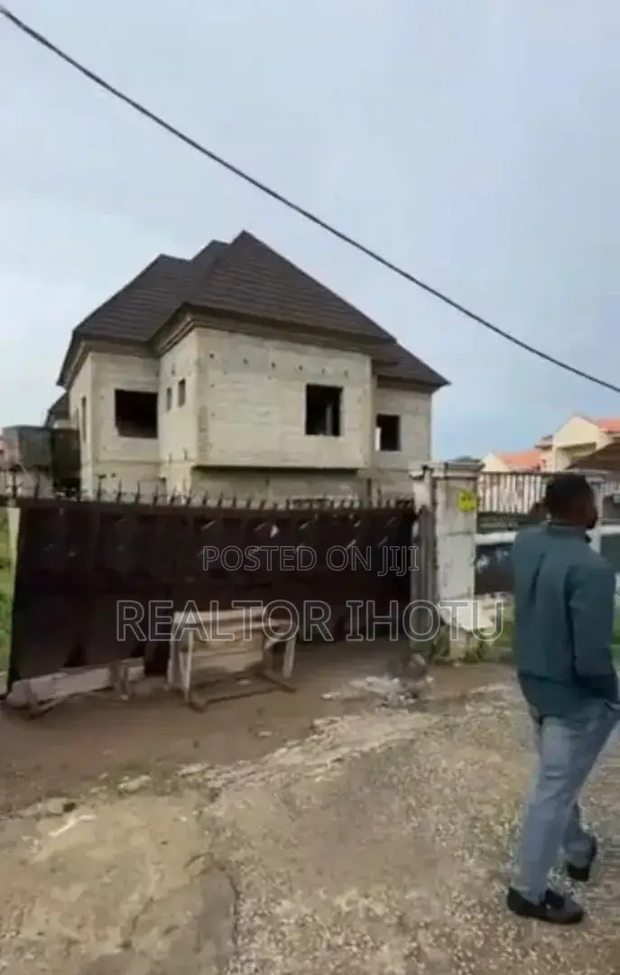 5bdrm Duplex in Mabushi for sale
