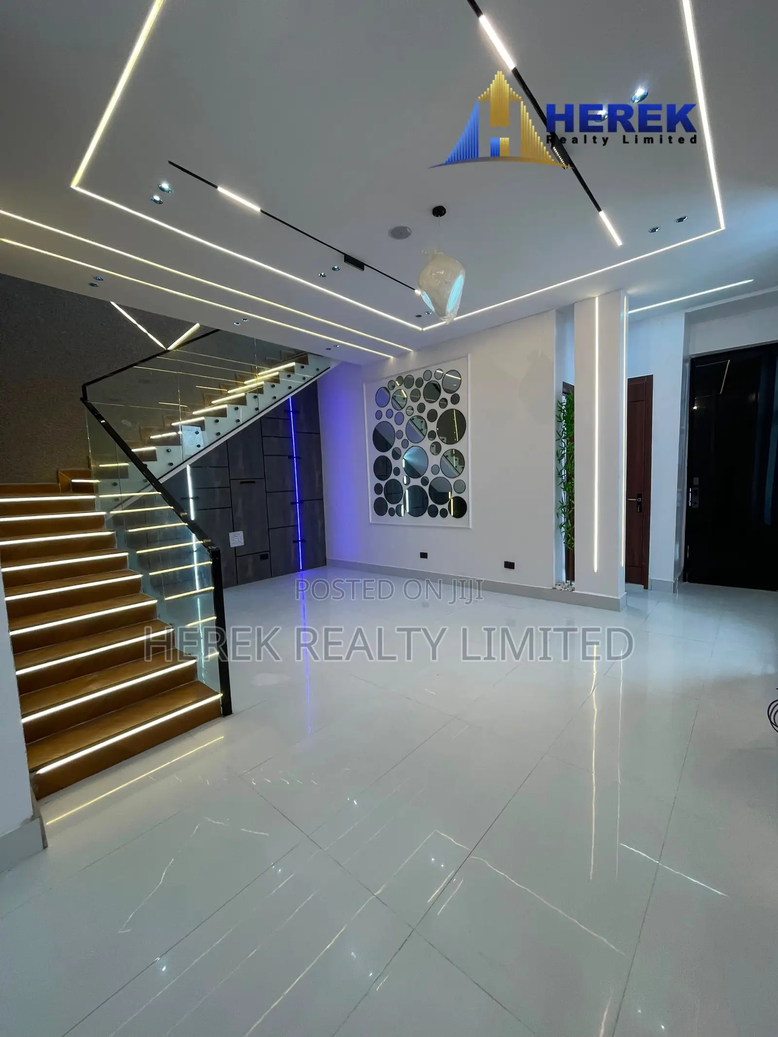 4bdrm Duplex in Ikota for sale