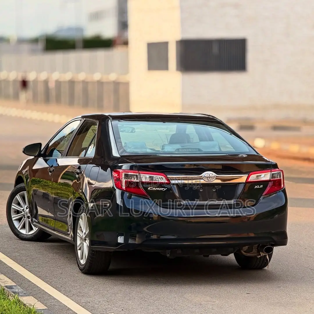 Toyota Camry XLE 4dr Sedan (2.5L 4cyl 6A) 2014 Black