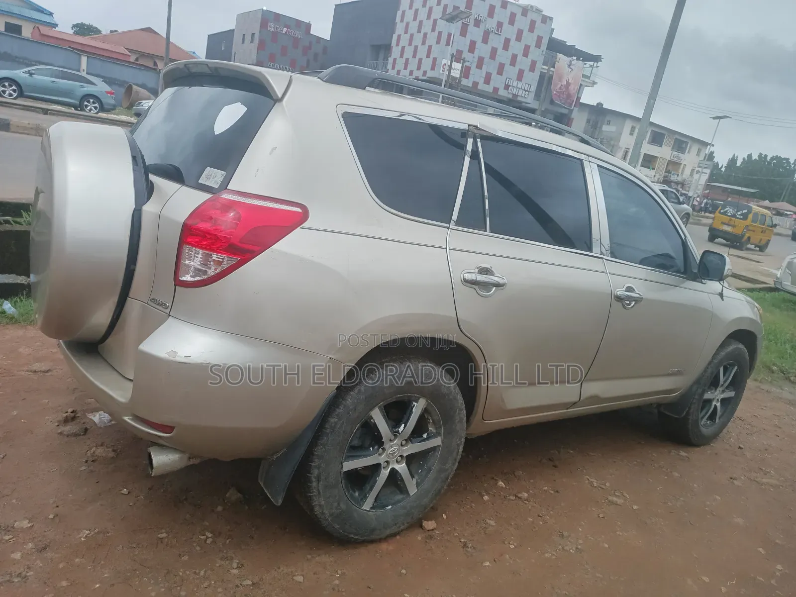 Toyota RAV4 2009 Gold