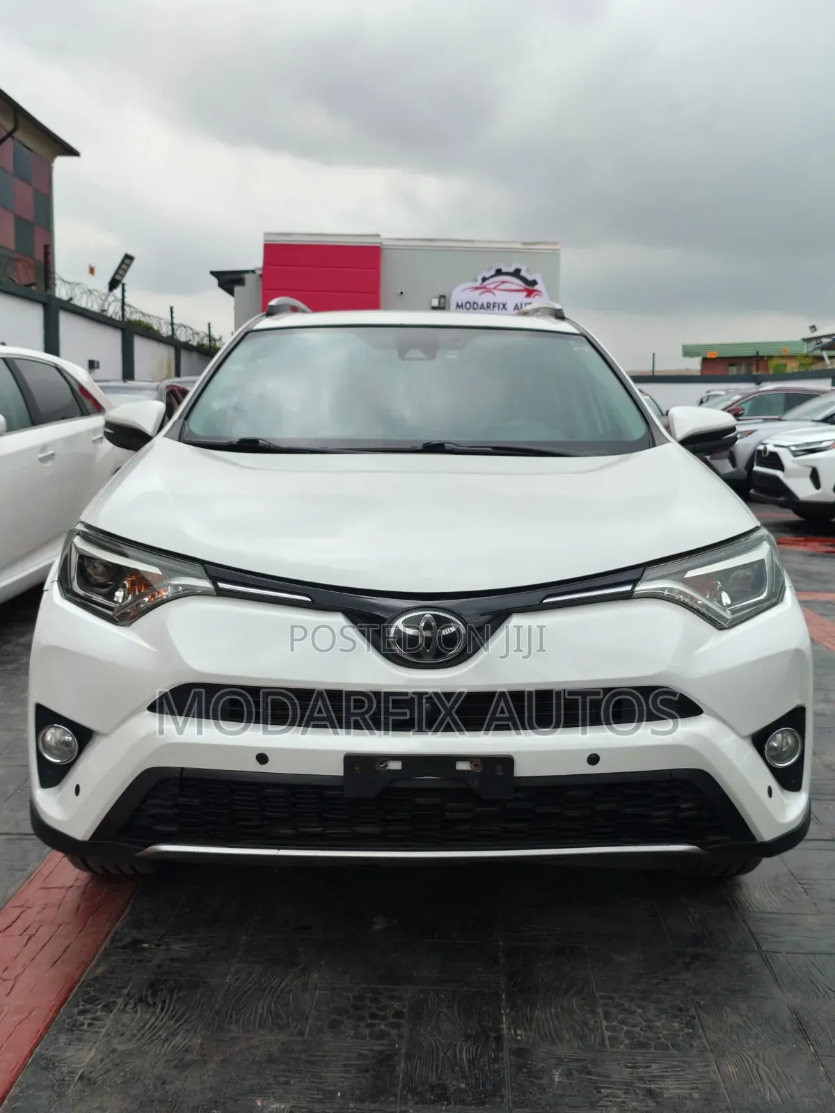 Toyota RAV4 Limited AWD (2.5L 4cyl 6A) 2016 White