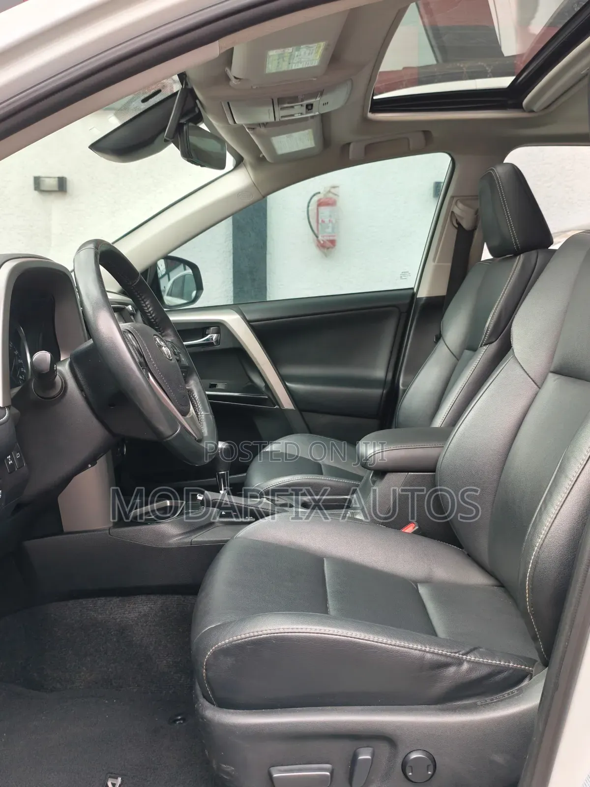 Toyota RAV4 Limited AWD (2.5L 4cyl 6A) 2016 White