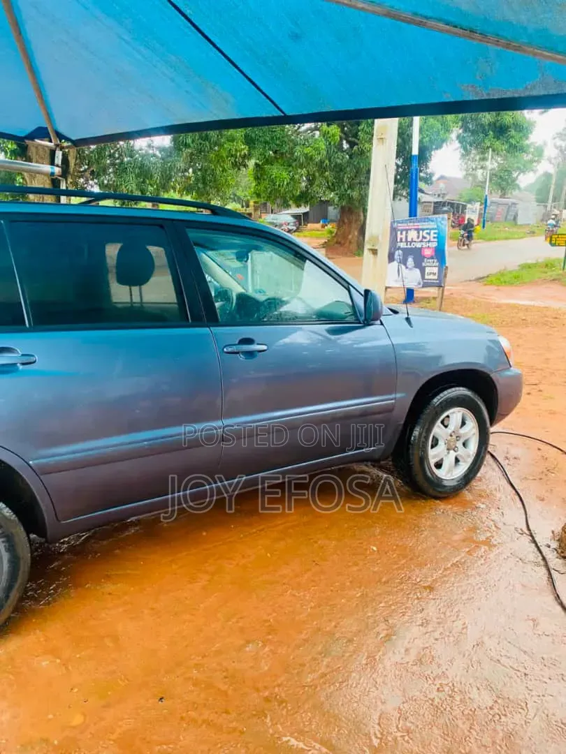 Toyota Highlander 2004 Blue